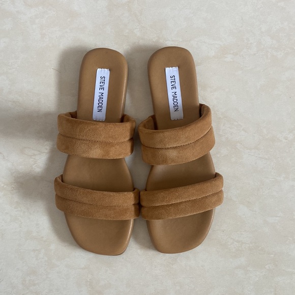 Casual Caramel Sandal - Picture 2 of 5